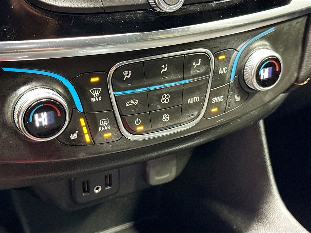 2021 Chevrolet Traverse LT Cloth