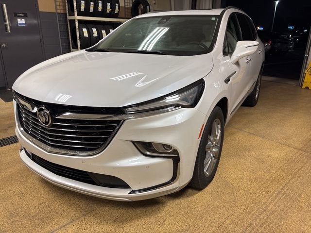 2022 Buick Enclave Essence