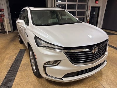 2022 Buick Enclave Essence