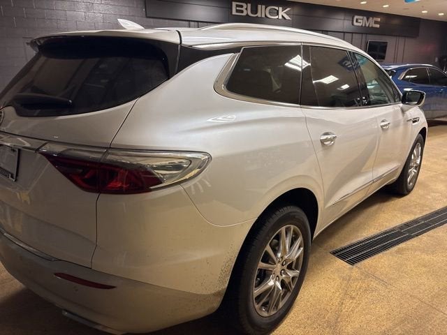 2022 Buick Enclave Essence