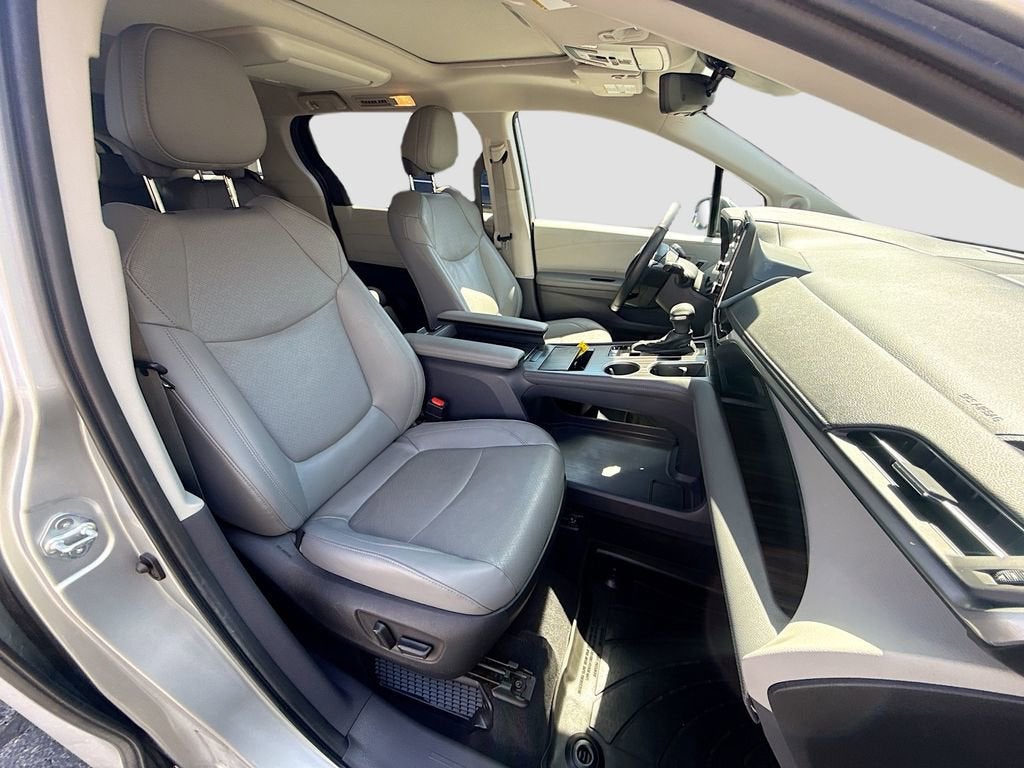 2023 Toyota Sienna Limited