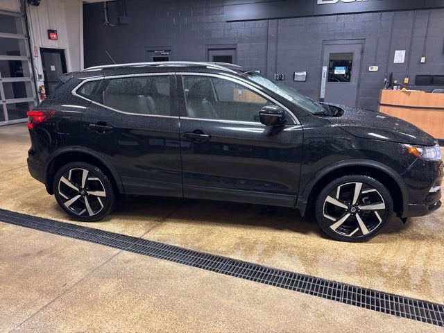 2022 Nissan Rogue Sport SL