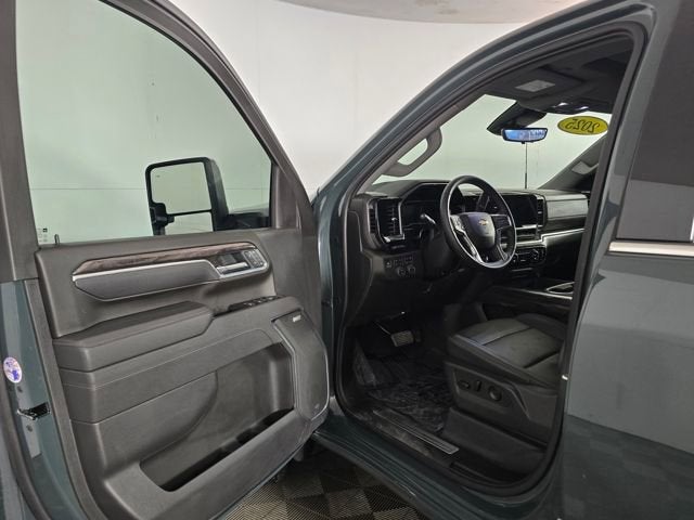 2025 Chevrolet Silverado 3500 HD LTZ