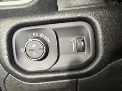 2022 RAM 1500 Big Horn Crew Cab 4x4 5'7' Box