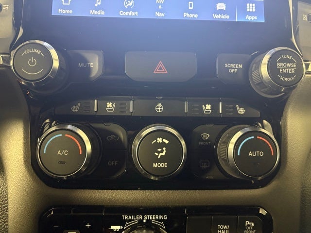 2022 RAM 1500 Laramie Crew Cab 4x4 5'7' Box