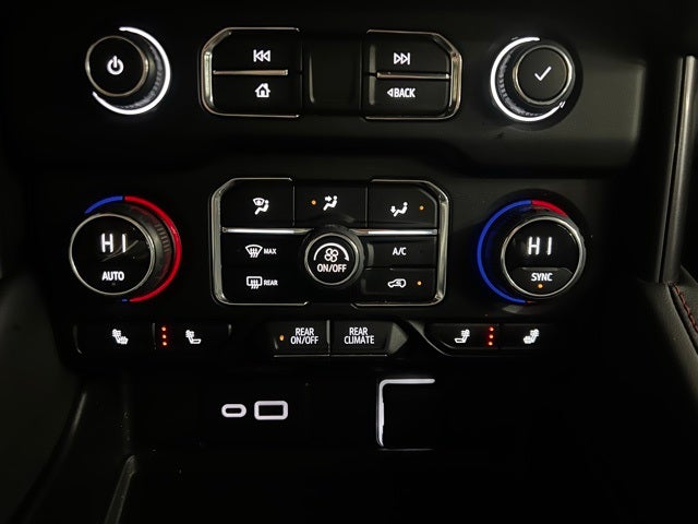 2024 Chevrolet Suburban 4WD RST