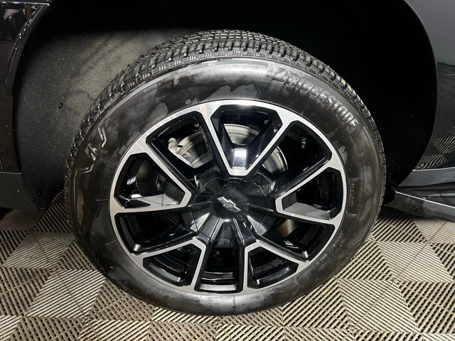 2024 Chevrolet Suburban 4WD RST