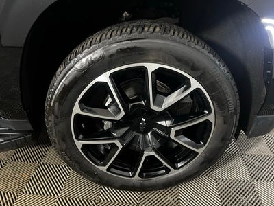 2024 Chevrolet Suburban 4WD RST