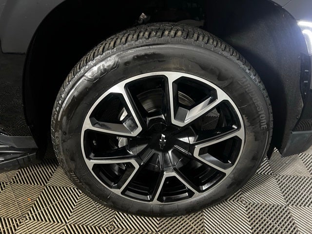2024 Chevrolet Suburban 4WD RST