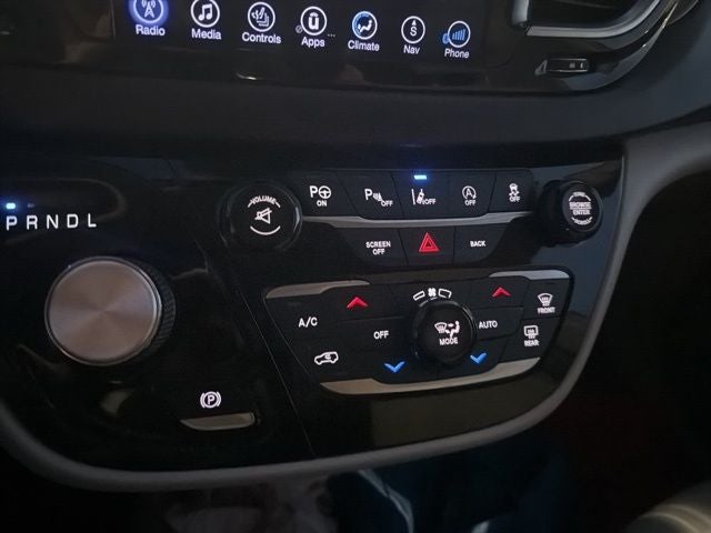 2017 Chrysler Pacifica Touring-L Plus