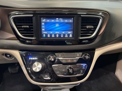 2021 Chrysler Voyager LXI