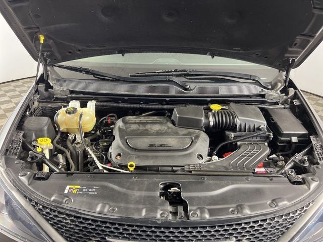 2021 Chrysler Voyager LXI