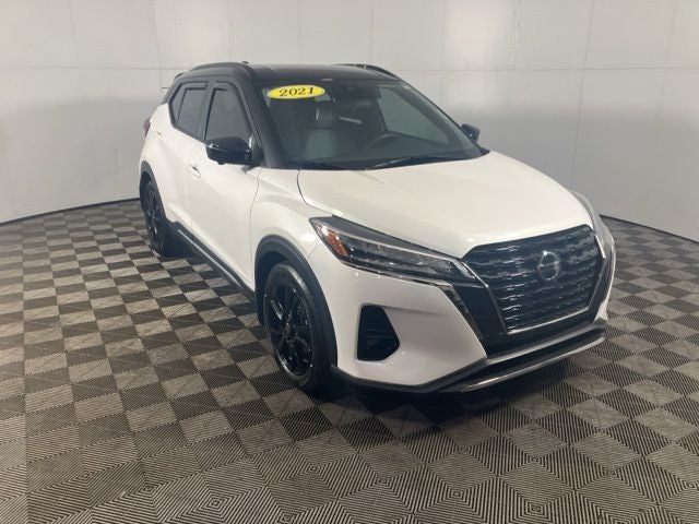 2021 Nissan Kicks SR