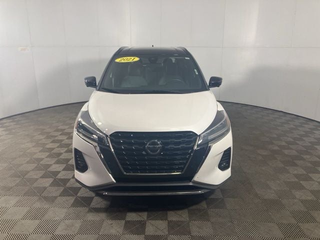 2021 Nissan Kicks SR