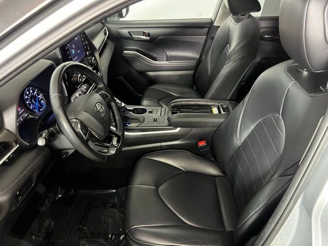 2020 Toyota Highlander Hybrid XLE