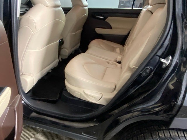 2022 Toyota Highlander Hybrid XLE