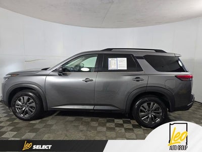 2024 Nissan Pathfinder SV